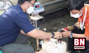 Masih Langka di Pasaran, ID FOOD Kucurkan 129 Ton Minyak Goreng ke 110 Pasar - BN Nasional Masih Langka di Pasaran, ID FOOD Kucurkan 129 Ton Minyak Goreng ke 110 Pasar - BN Nasional