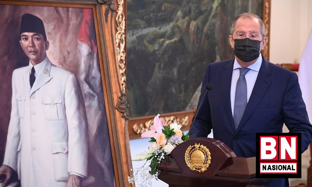 Barat Gaungkan Kejahatan Perang di Ukraina, Menlu Rusia: Dalih Memutus Negosiasi yang Sedang Dilakukan
