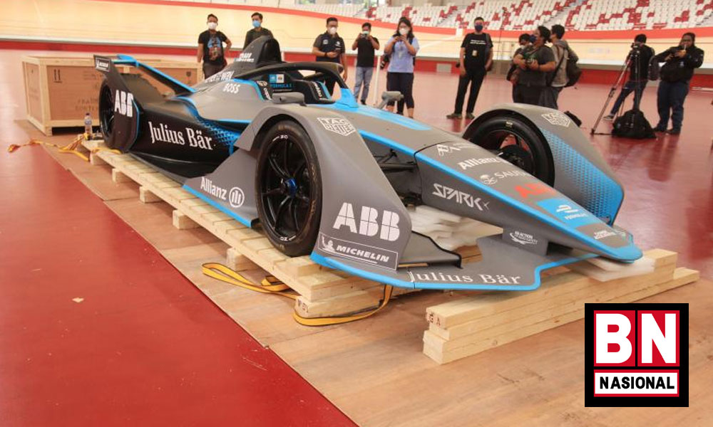 Replika Mobil Formula 1