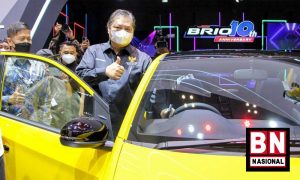 Menko Airlangga Senang Keberadaan Mobil Listrik Makin Marak di GIIAS 2022 - BN Nasional