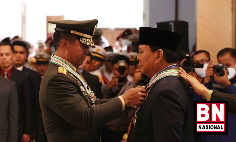 Terima 4 Bintang Kehormatan, Prabowo Berterima Kasih kepada Jokowi - BN Nasional