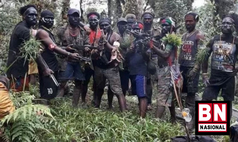 Kelompok Kriminal Bersenjata (KKB) Papua kembali berulah. KKB membunuh dua tukang ojek yang mangkal di pangkalan Kali Digoel, Distrik Oksem, Kabupaten Pegunungan Bintang, Provinsi Papua Pegunungan.