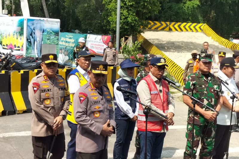 Kapolri Beserta Panglima TNI dan Menhub Pantau Arus Mudik di Bakauheni
