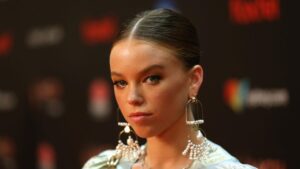 Dan Supergirl Baru DC Adalah…