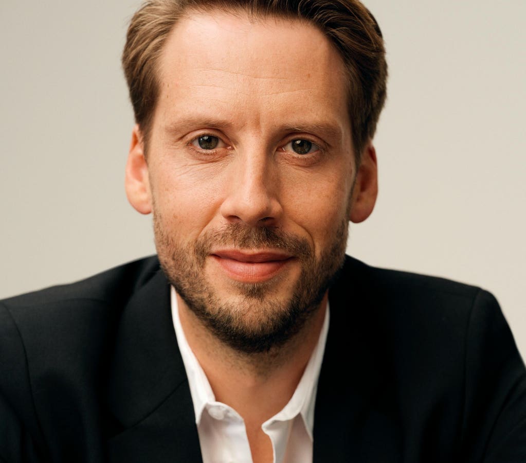 H&M Menggantikan CEO Dengan Dampak Langsung Saat Penjualan Dan Saham Merosot