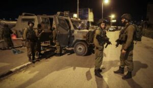 IOF melakukan penggerebekan dan penangkapan di Tepi Barat