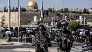 25.000 warga Palestina melaksanakan salat Jumat di Masjid Aqsa