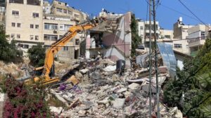 IOA memaksa keluarga Yerusalem untuk merobohkan rumah di Silwan