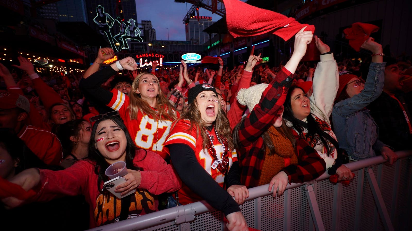 Mengapa Super Bowl Ini Bisa Berarti Bisnis Besar Bagi Industri Pakaian