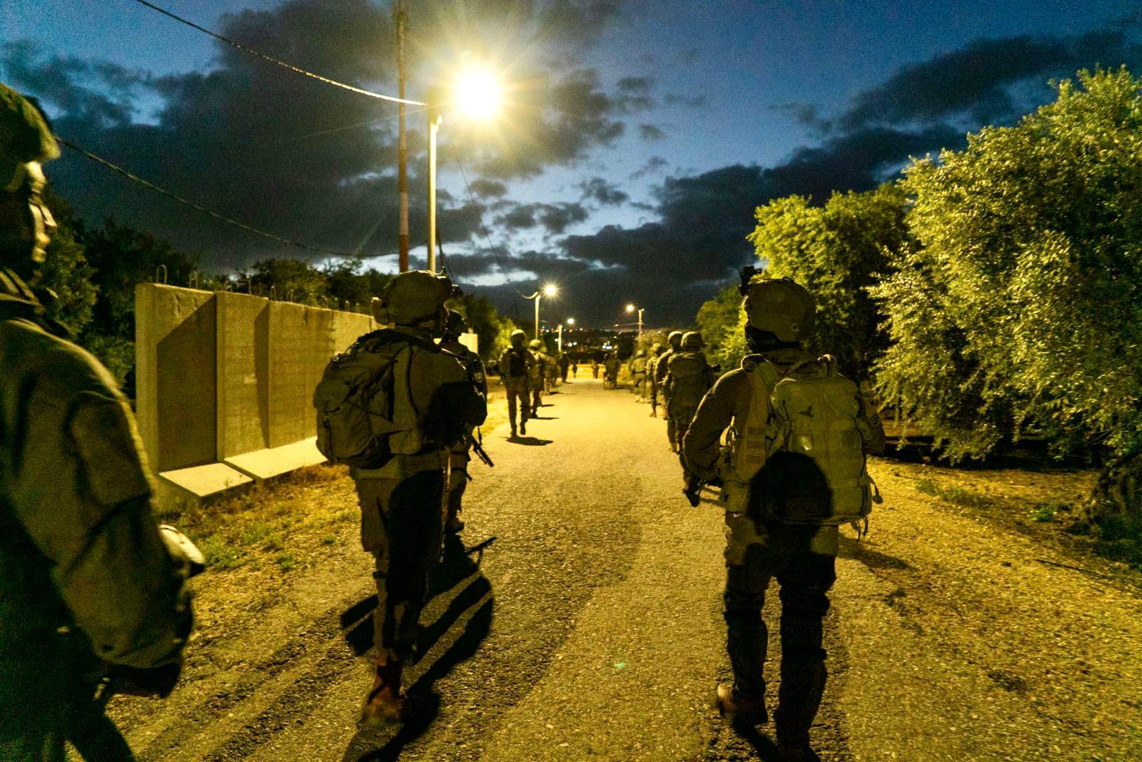 Pejuang perlawanan Palestina menghadapi pasukan IOF di Tubas