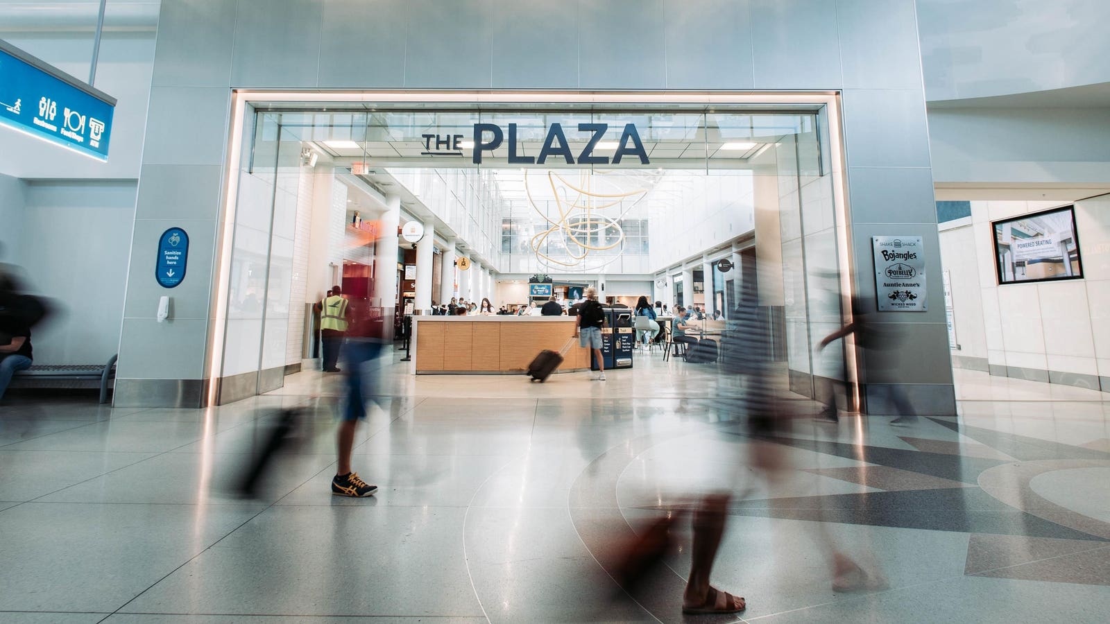 Pinjaman Sebesar $5 Juta Untuk Pengecer Bandara Minoritas dan Milik Wanita