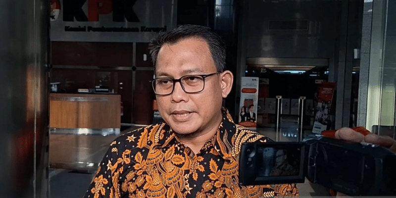 30 Ali Fikri