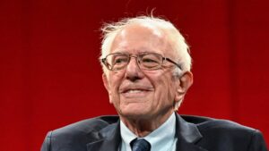 Bernie Sanders Memperkenalkan RUU untuk Menciptakan 4 Hari Kerja dalam Seminggu, Partai Republik Melemah
