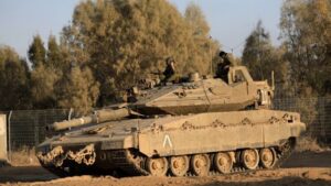 Euro-Med Monitor mendokumentasikan tank-tank Israel menabrak warga sipil Palestina