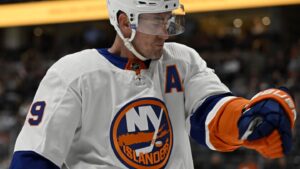 Penduduk pulau pindah ke tempat playoff, menang keenam berturut-turut dengan kemenangan 6-1 atas Ducks