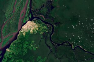Memberi Cahaya di Sungai yang Sangat Gelap