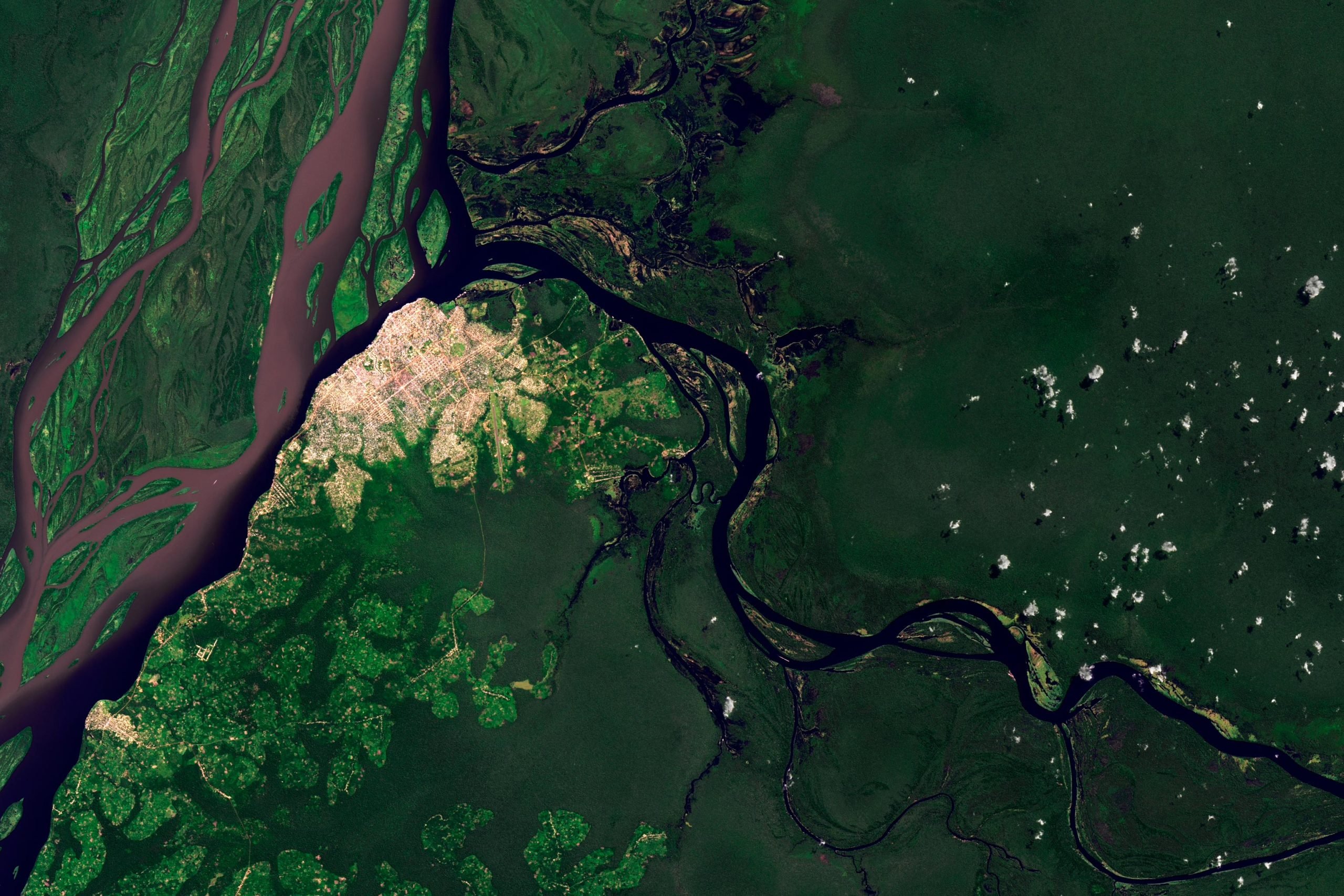 Memberi Cahaya di Sungai yang Sangat Gelap