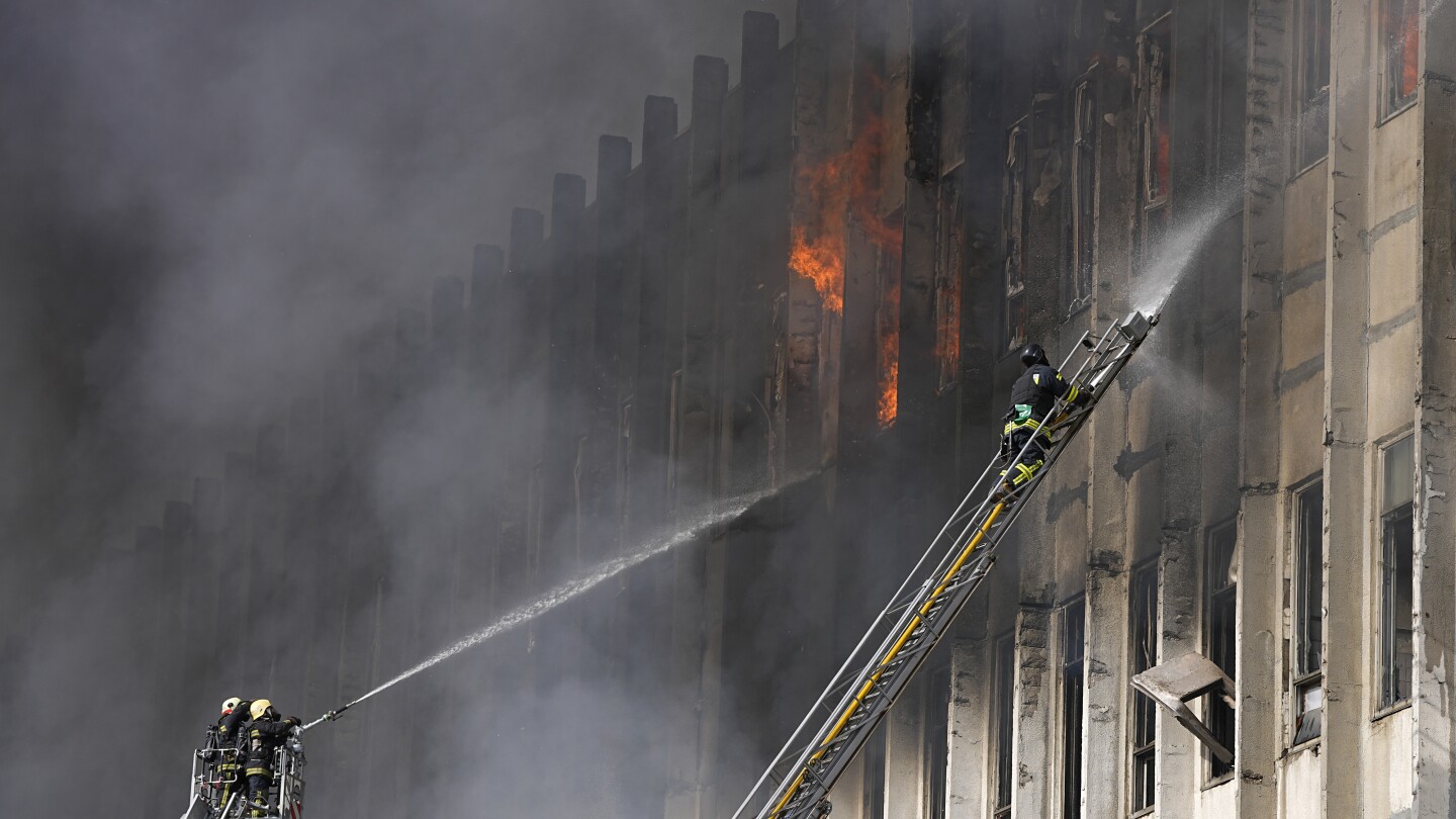 Para pemimpin UE akan menggalang lebih banyak dukungan untuk Ukraina di tengah seruan akan adanya urgensi baru