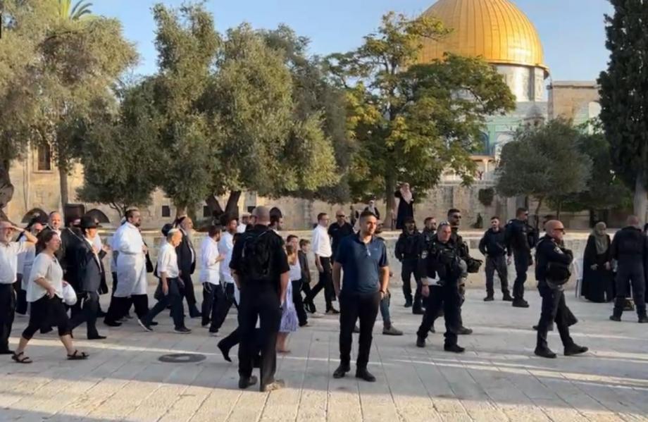 Pemukim Yahudi menyerbu Masjid Al-Aqsa ketika polisi Israel memperketat tindakan pada kesempatan Purim