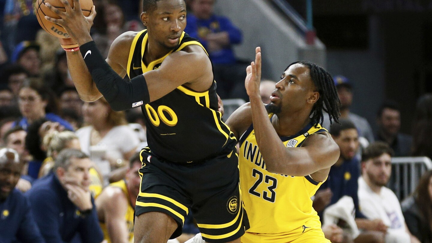 Penyerang Warriors Jonathan Kuminga absen melawan Magic karena cedera tendinitis di lutut kirinya