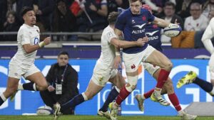 Prancis mengalahkan Inggris dengan penalti di menit-menit terakhir untuk menyelesaikan Six Nations dengan sangat baik