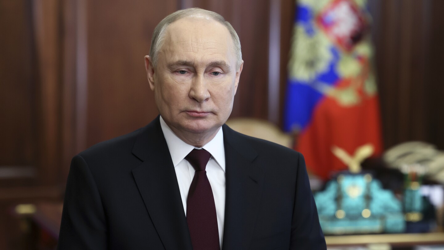 Rusia mengatakan Ukraina telah menembakkan lebih banyak rudal ke wilayah perbatasan menjelang pemilu yang menguntungkan Putin
