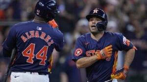 Altuve mengalahkan Eovaldi dalam 2 pukulan pertama untuk memimpin Astros atas Rangers 8-5