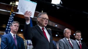 Anggota Parlemen Menendang Penyadapan Tanpa Jaminan ke dalam Overdrive