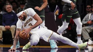 Anthony Davis tidak akan hadir dalam pertarungan Lakers dengan Warriors karena efek samping dari pukulan di kepala