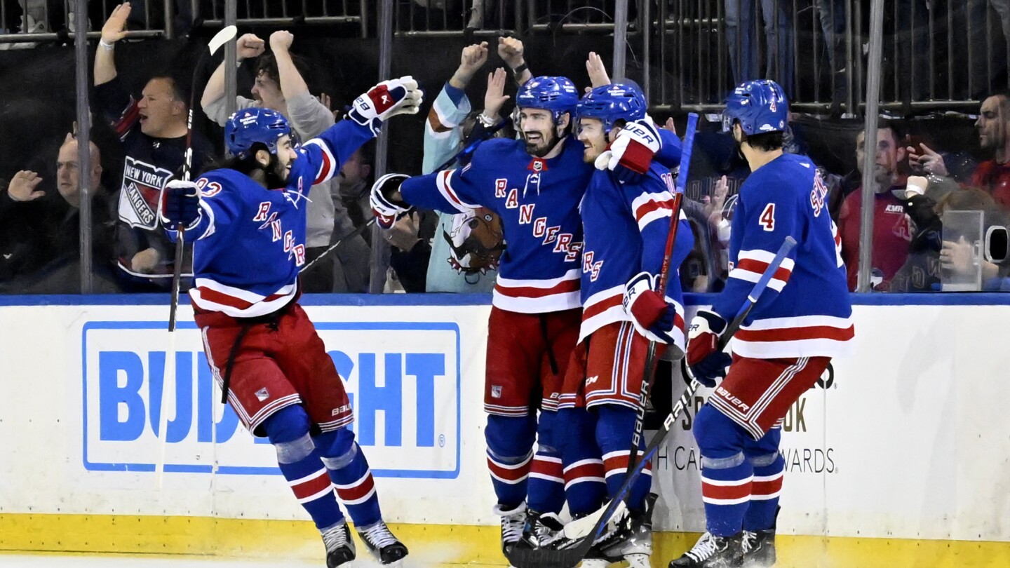 Artemi Panarin mencetak gol ke-49 saat Rangers mengalahkan Senator 4-0 untuk meraih Piala Presiden