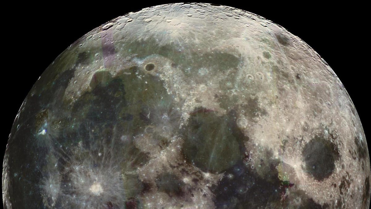 Bulan Kemungkinan Besar Terbalik 4,2 Miliar Tahun Lalu