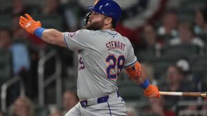 DJ Stewart mencapai HR yang maju di urutan ke-8, Nimmo mencapai 2 HR, mengemudi di 5 saat Mets edge Braves 8-7