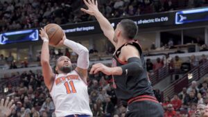 Green mencetak rekor tertinggi dalam karirnya dengan 25 poin, 13 rebound saat Bulls mengalahkan Knicks 108-100