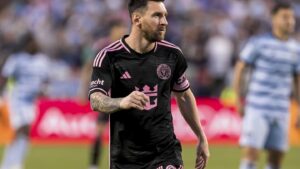 Lionel Messi mencetak gol kelima dan memberikan assist dalam kemenangan 3-2 Inter Miami atas Sporting KC