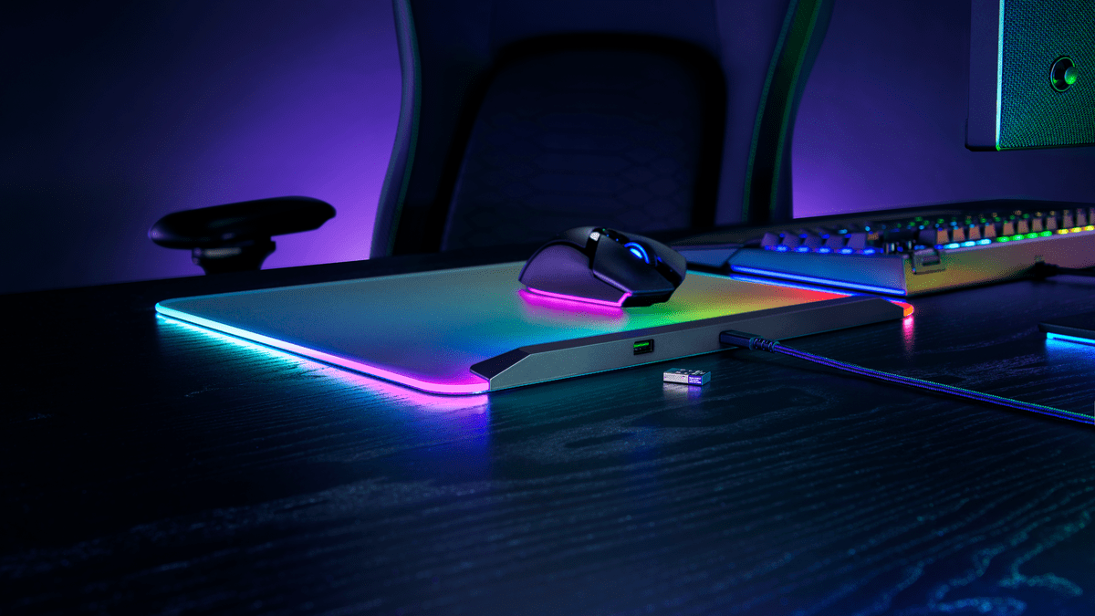 Mouse Pad Ultra-Glowy Baru Razer Berlebihan dalam Cara Terbaiknya