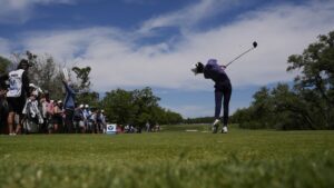 Peregangan Akshay Bhatia menghasilkan 5 pukulan di Texas Terbuka yang berangin