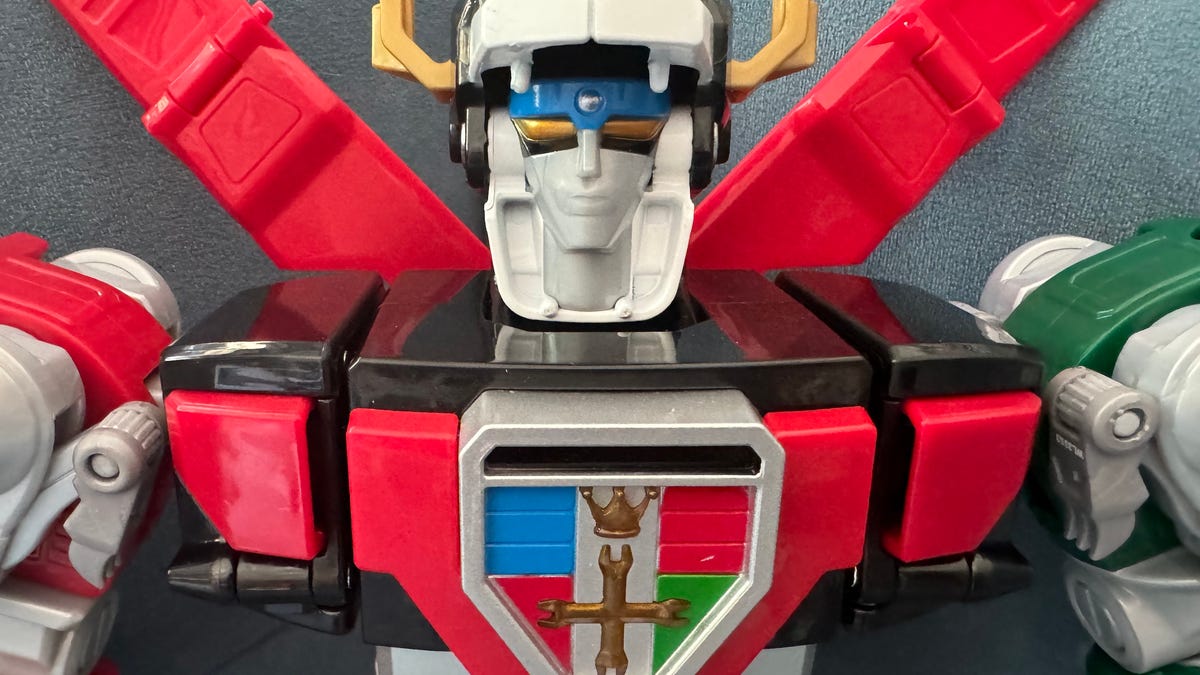 Set HUT ke-40 Voltron Membuktikan Impian Menjadi Kenyataan