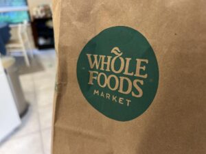 Apakah Inflasi Menggerakkan Pasar Makanan Utuh?