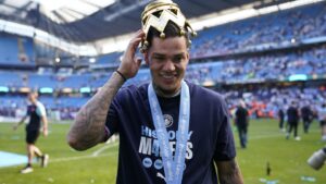 Brasil menggantikan kiper Ederson yang cedera di skuad Copa America