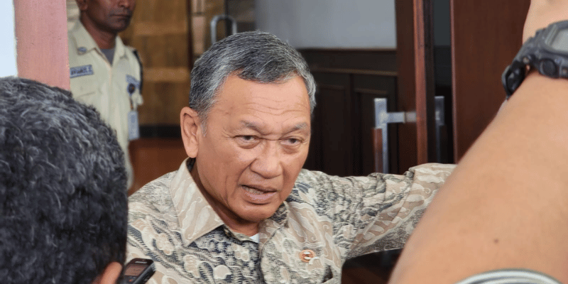 19 MENTERI MARAH
