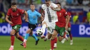 Penyerang Slovenia Šeško kehilangan dua peluang untuk mengakhiri Euro 2024 demi Portugal yang diasuh Ronaldo