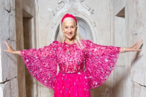 Secara Rotasi Membuka 'Pop-Up Penyewaan Mode Terbesar di Dunia' Di Secara Rotasi Membuka 'Pop-Up Penyewaan Mode Terbesar di Dunia' Di London