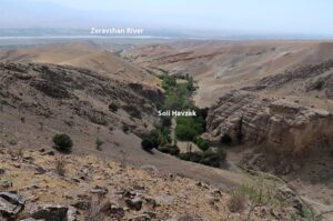 Para Arkeolog Menemukan Pemukiman Manusia Purba di Tajikistan Berusia 150.000 Pemandangan Lembah Sungai Zeravshan Dari Soii Havzak