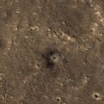 HiRISE Mempelajari Debu di InSight