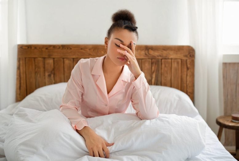Wanita Tidur Buruk Kesal