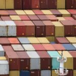 Bagaimana kebijakan perdagangan berdampak pada rantai pasokan ritel