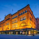 Hudson's Bay mengutip tarif saat memasuki versi Kanada dari Bab 11