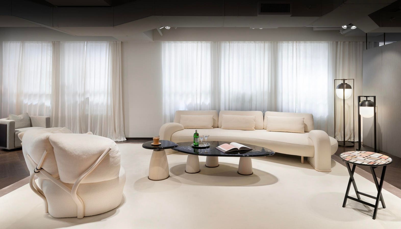 Promemoria mengambil pendekatan sensorik ke showroom New York