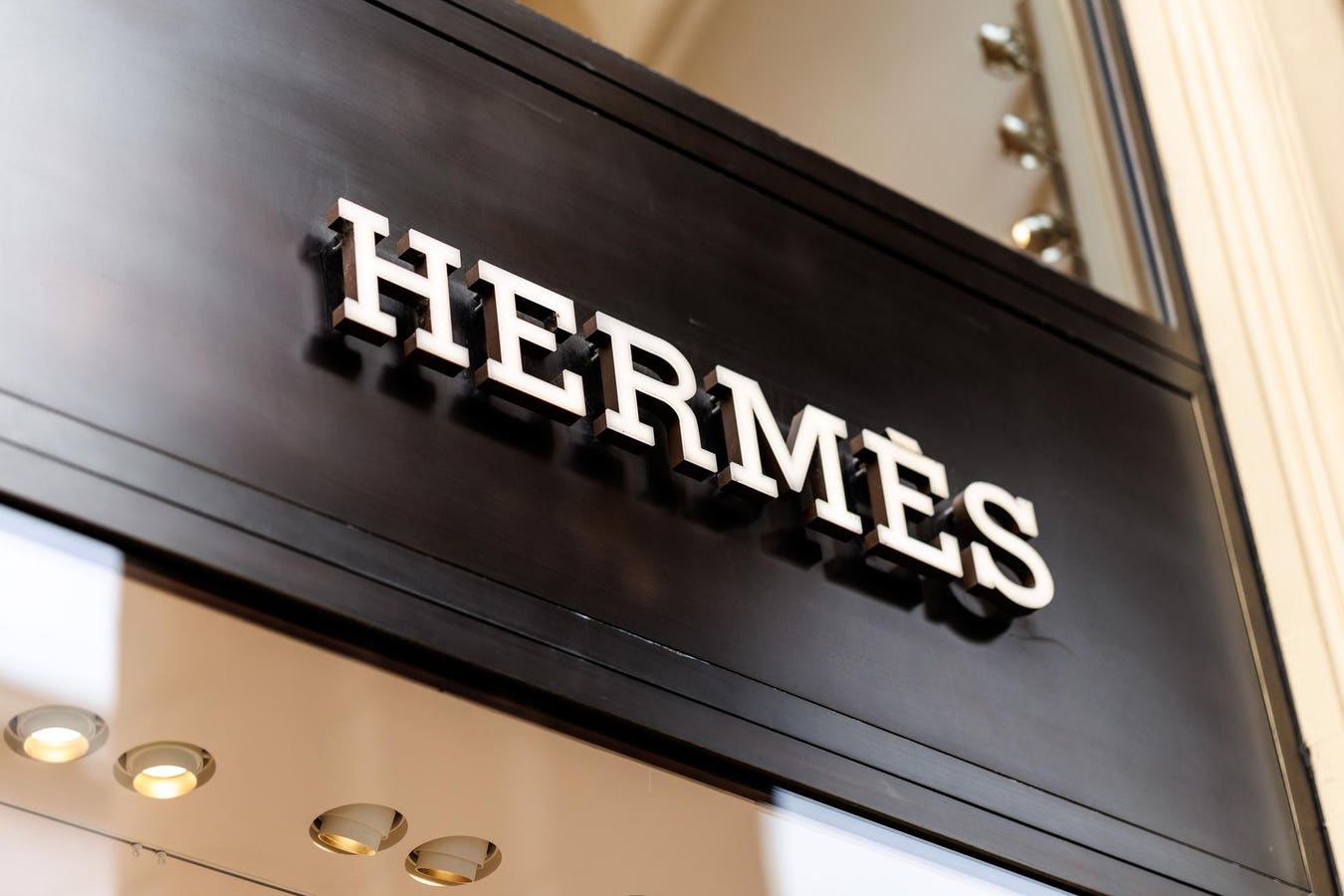 Hermès dengan nyaman melewati $ 5 miliar pada kuartal pertama