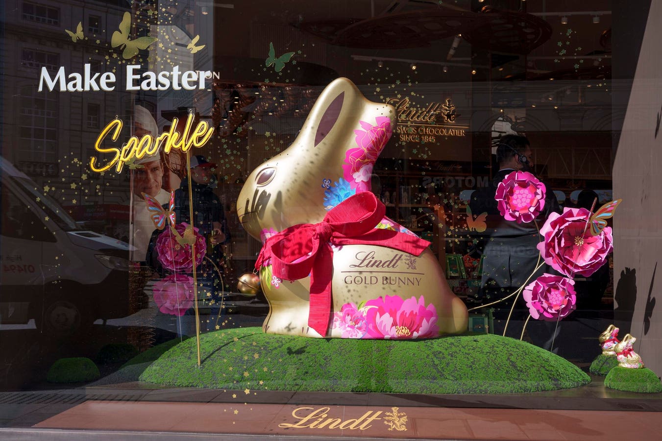 Maret Penjualan Penjualan Ritel Sebelum Tarif Trump